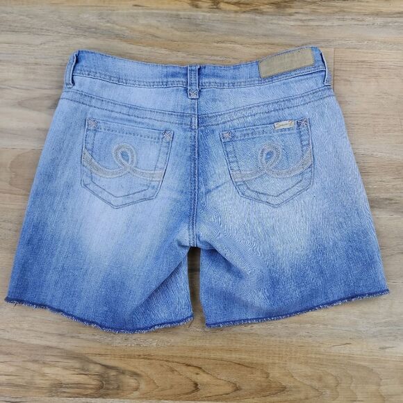 ☔️🔸️Seven7 Light Blue Denim Embroidered Pocket Shorts Size 4/27 - Picture 2 of 9